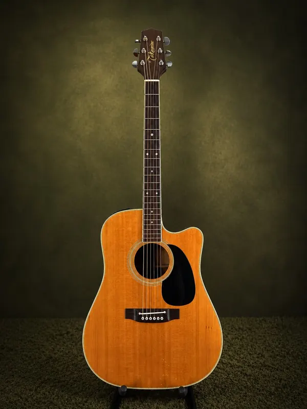 Takamine EF341SC — dreadnought cutaway, spruce natural